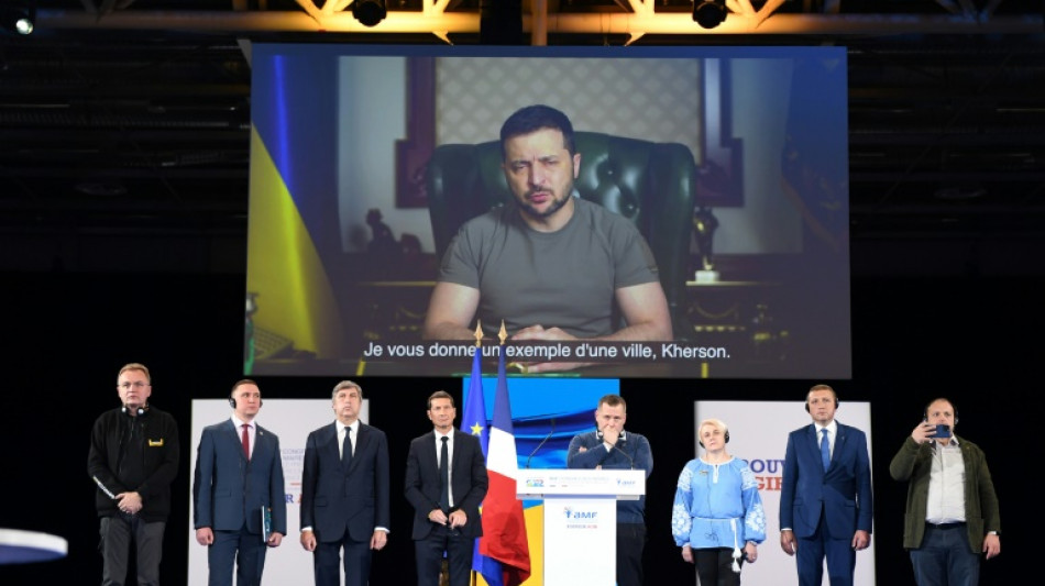 Zelensky appelle les maires français à fournir de l'aide pour