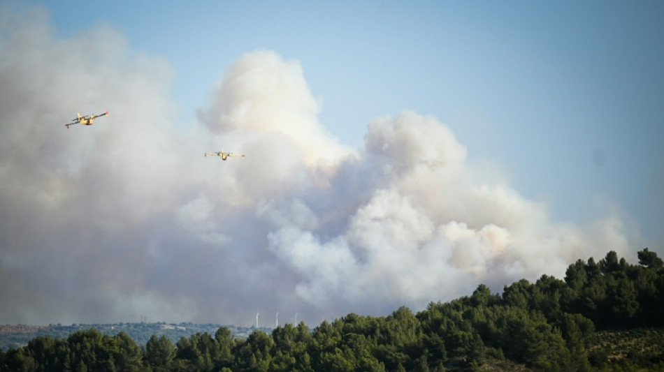 L'incendie dans l'Aude est stabilisé mais pas encore fixé