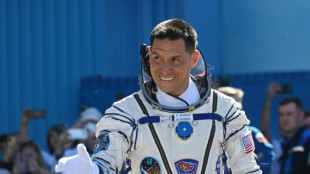 Astronauta bate recorde de permanência de um americano no espaço