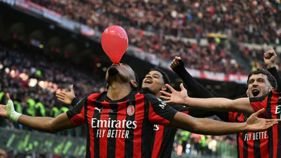  F&uuml;llkrug als Fan: Milan siegt gegen Verona 