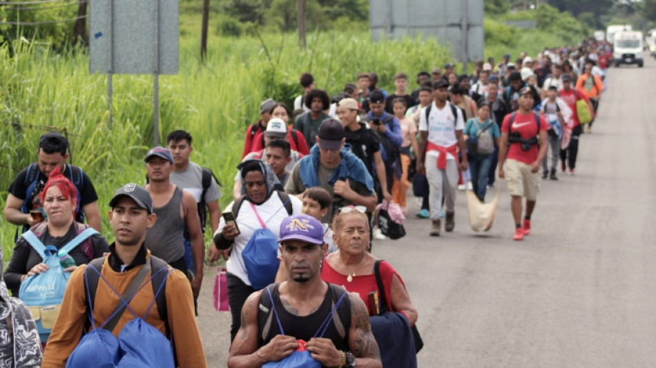 Centenas de migrantes vão à Cidade do México exigir sua regularização