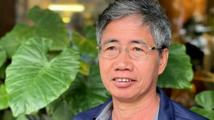 Vietn&atilde; condena jornalista por coment&aacute;rios publicados no Facebook