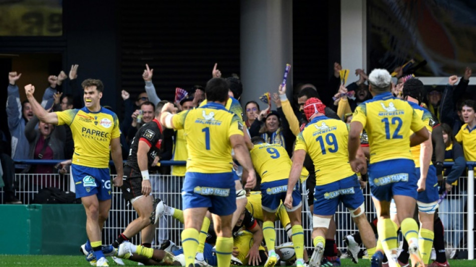 Raka hat-trick helps Clermont past Lyon