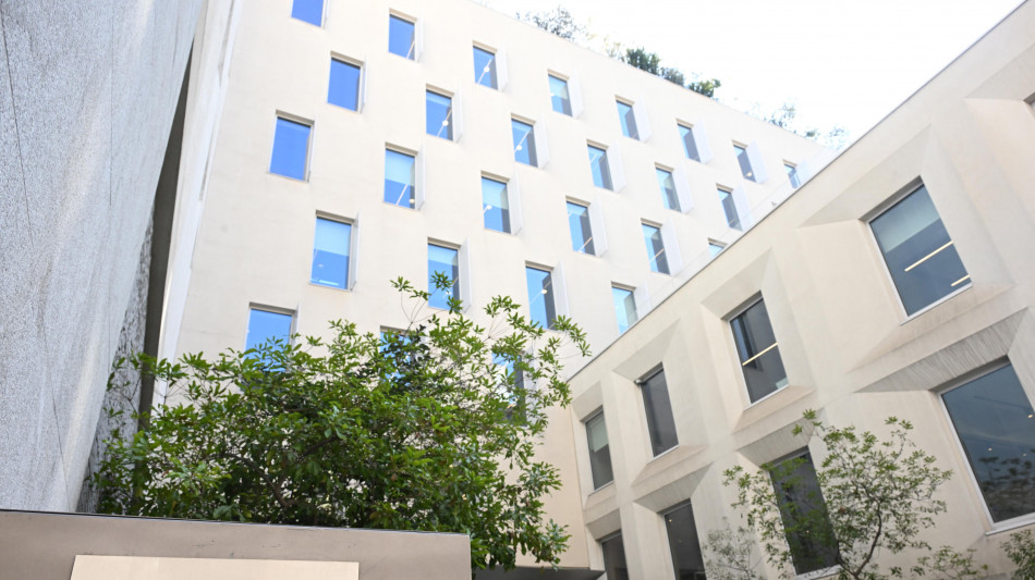  Essilux, nel semestre utile a 1,92 miliardi (+6,9%) 