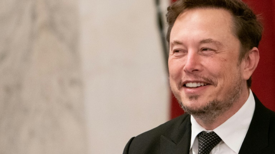 Musk &eacute;voque la mise en place d'un "petit paiement mensuel" pour utiliser X (ex-Twitter)
