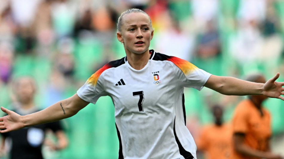 Dank Scorer-K&ouml;niginnen B&uuml;hl und Sch&uuml;ller: DFB-Traum lebt