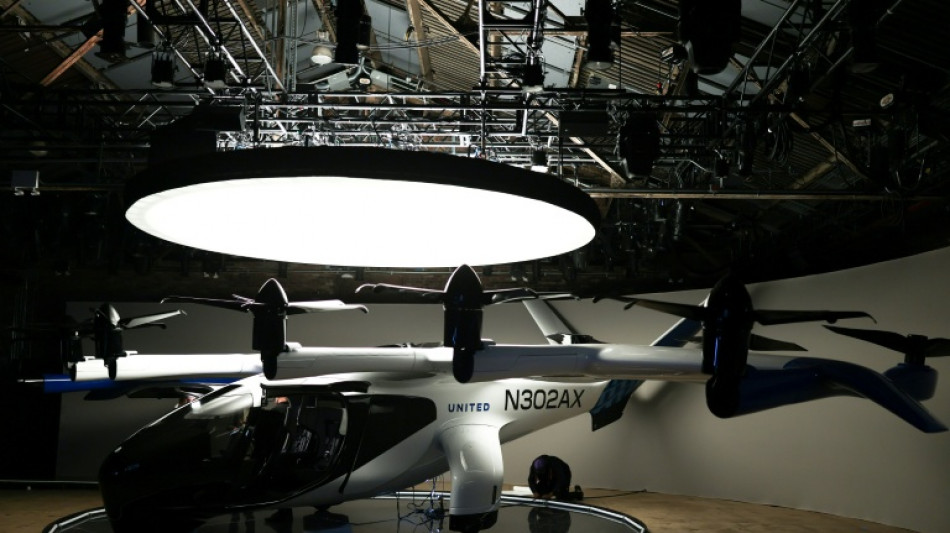  Boeing to divest tech ventures for stake in air-taxi startup 