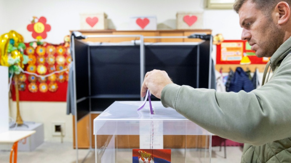  En Serbie, mobilisation massive aux l&eacute;gislatives, sous forme de "r&eacute;f&eacute;rendum anti-Vucic" 