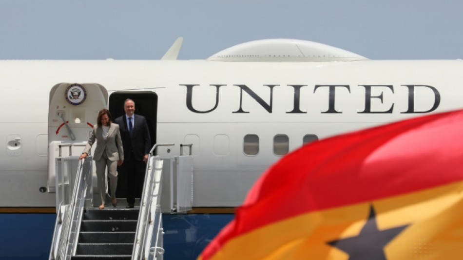 US-Vizepräsidentin Harris zu Besuch in Ghana eingetroffen