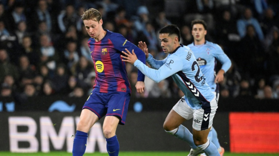 De Jong y Araújo, fuera de la convocatoria del Barça para el choque contra el Atlético