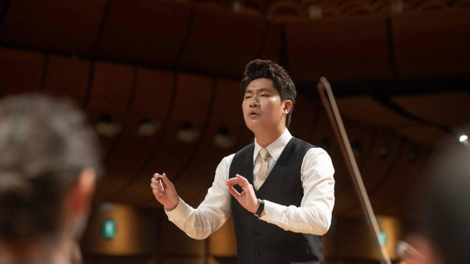  Feifan Jiang vince il premio internazionale di direzione d'orchestra Guido Cantelli 
