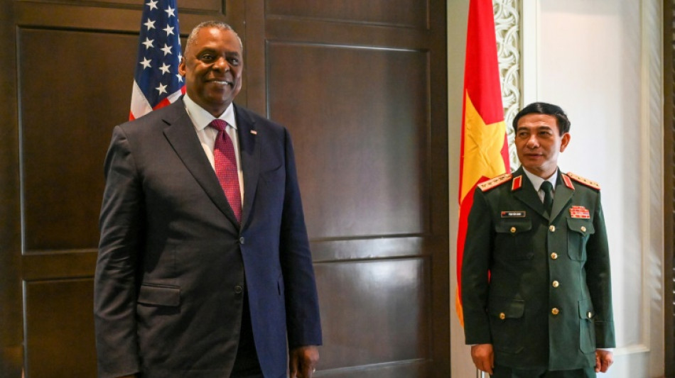 Ministros de Defensa de China y EEUU se re&uacute;nen en Singapur