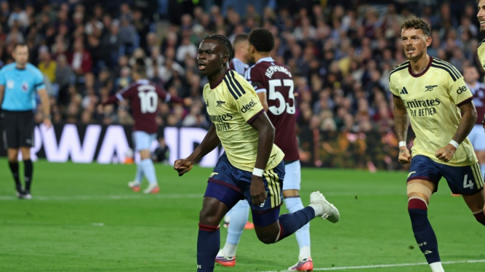  Sem brilho, Arsenal vence Aston Villa e se mant&eacute;m 100% no Ingl&ecirc;s 