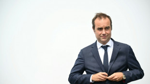 Sébastien Lecornu prend ses marques à Matignon, attendu au tournant par les oppositions.