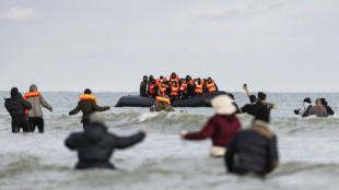 Reino Unido confirma pris&otilde;es de migrantes que ser&atilde;o expulsos para Ruanda