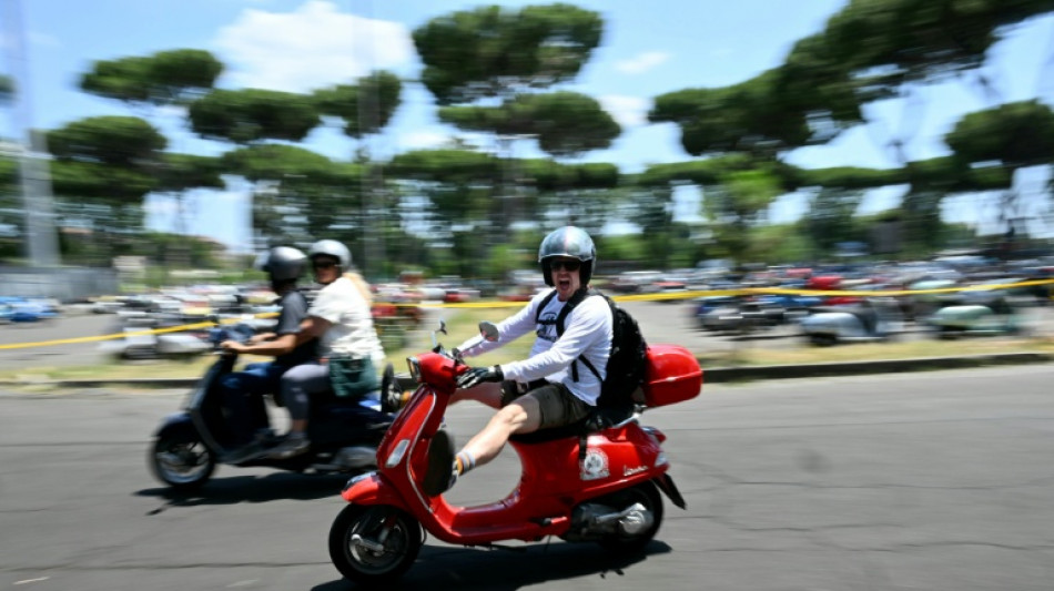  Thousands expected as Vespa celebrates 80 years in Rome 
