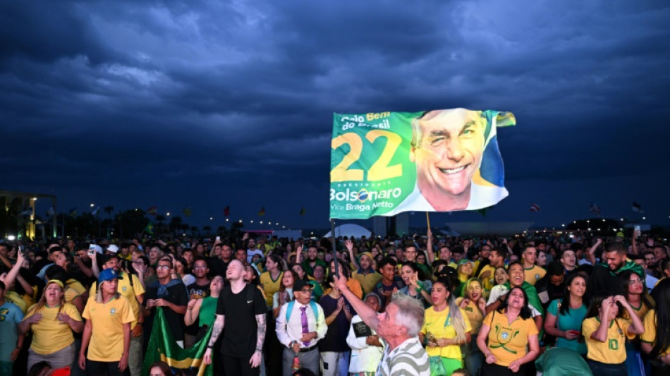 Bolsonaro y Lula cierran campa&ntilde;a en v&iacute;spera de balotaje en Brasil