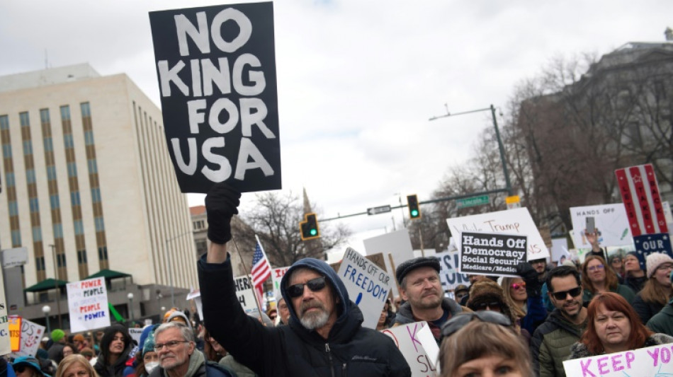 Tausende Demonstranten bei landesweiten Kundgebungen gegen Trump in den USA