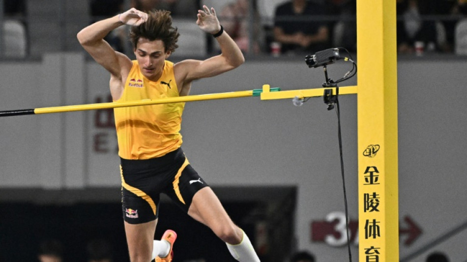 Athl&eacute;tisme: Duplantis facile &agrave; 6,11 m, le hurdleur Tinch impressionne au meeting de Shanghai