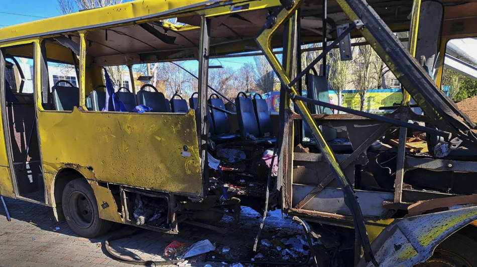  Kiev, 'drone russo contro autobus di linea a Nikopol, 5 morti' 