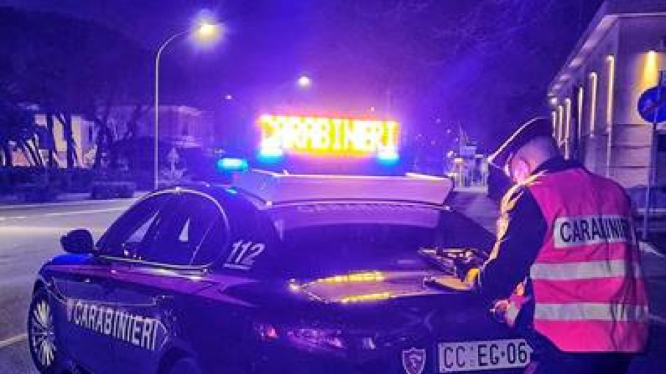 Scappa dall'alt e muore in inseguimento dei carabinieri