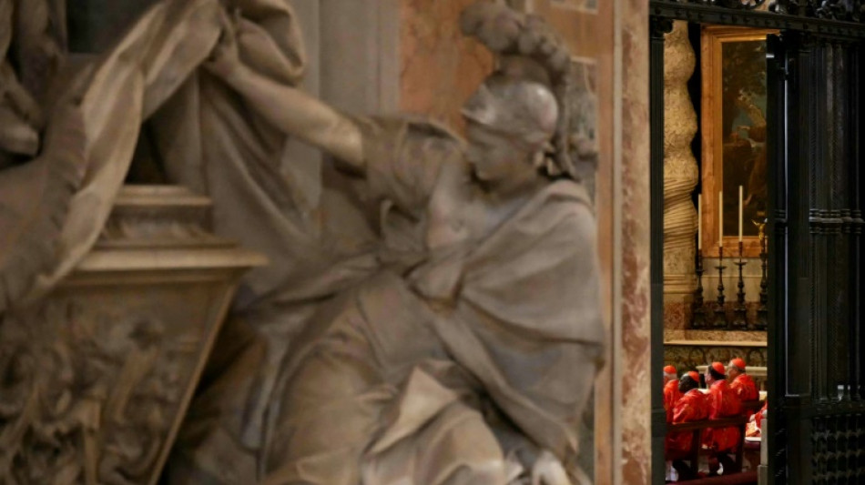 Kardinal Re bittet für Konklave um richtigen Papst für "Wendepunkt der Geschichte" 