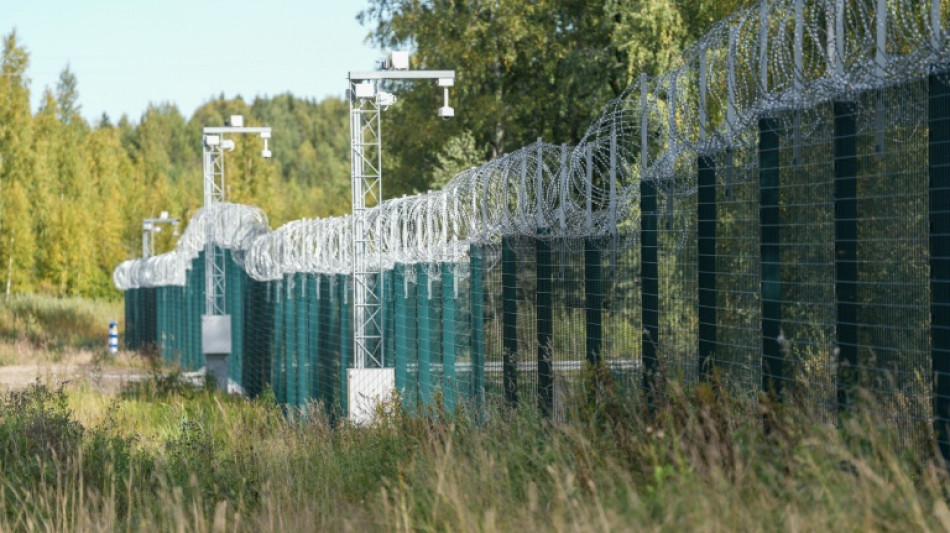  Finnland errichtet 200 Kilometer langen Zaun an Grenze zu Russland 