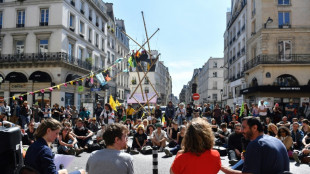 Los ecologistas de Extinction Rebellion se instalan en el centro de París