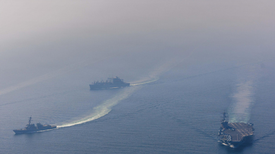  Media, navi della Marina Usa attraversano Hormuz per la prima volta 