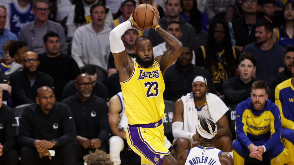 LeBron James ancora una stagione nei Lakers