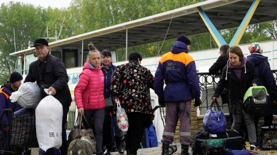 Ukraine: les civils &agrave; Kherson "doivent &ecirc;tre &eacute;loign&eacute;s" des zones "dangereuses", affirme Poutine