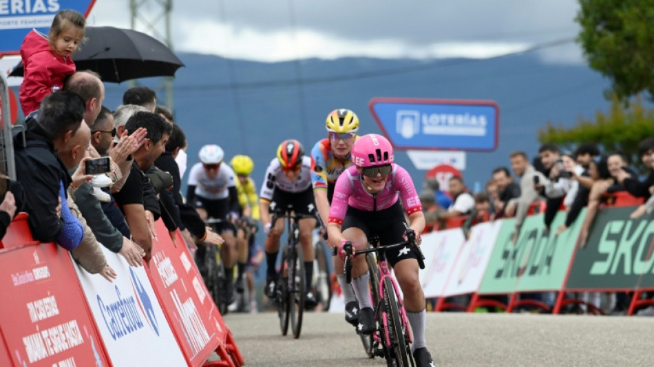  La suiza R&uuml;egg gana la primera etapa de la Vuelta a Espa&ntilde;a femenina y es l&iacute;der 