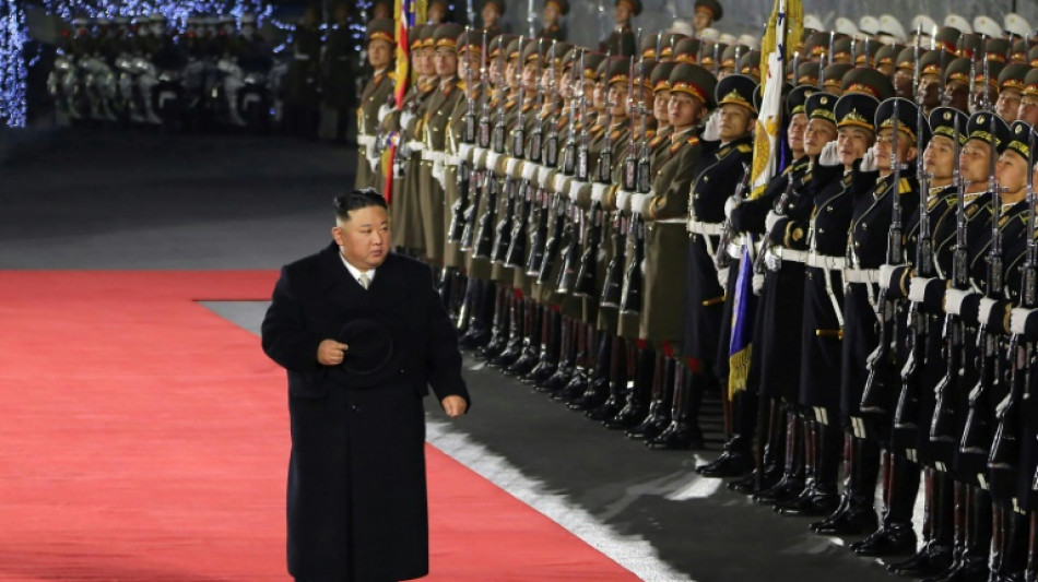 Nordkorea zeigt bei Militärparade Rekordzahl von Interkontinentalraketen