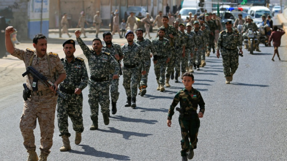  Yemen's Houthis seize key city on Red Sea: military source 