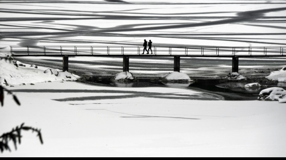 Touristen aus Indien brechen in zugefrorenem Eibsee ein - 25-J&auml;hriger reanimiert