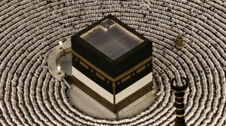  Saudi says Houthis target Mecca, warns of 'red line' 