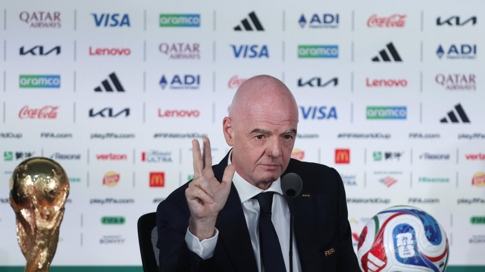  Mondiali: post Infantino con foto Rivera 'gli Azzurri torneranno presto' 