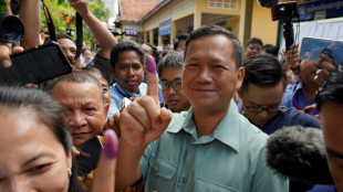 Rei do Camboja nomeia filho de primeiro-ministro como novo chefe de Governo