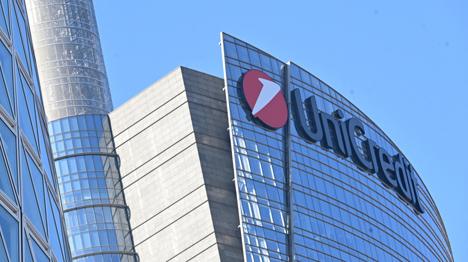  Putin autorizza la riorganizzazione della divisione russa di UniCredit 