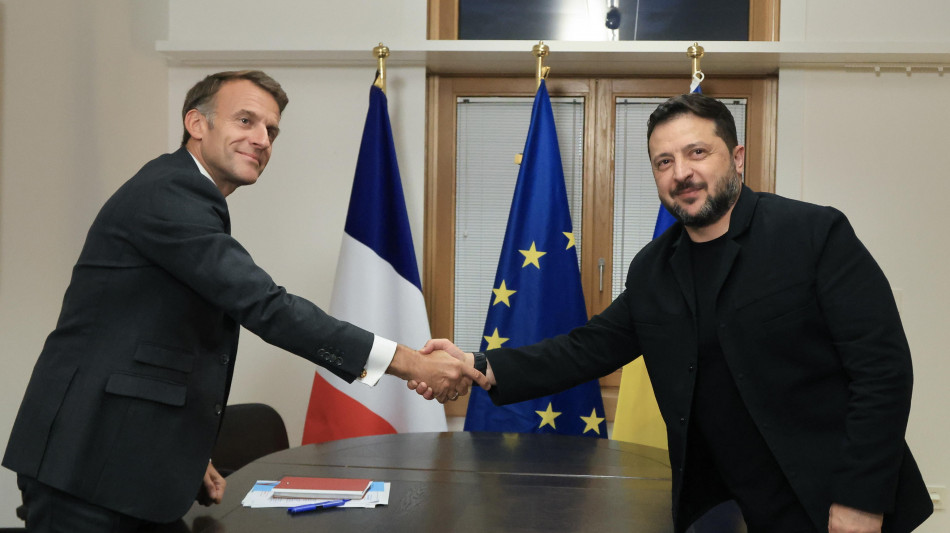  Macron, 'sosterremo difesa di Kiev con immagini satellitari e allerta precoce' 