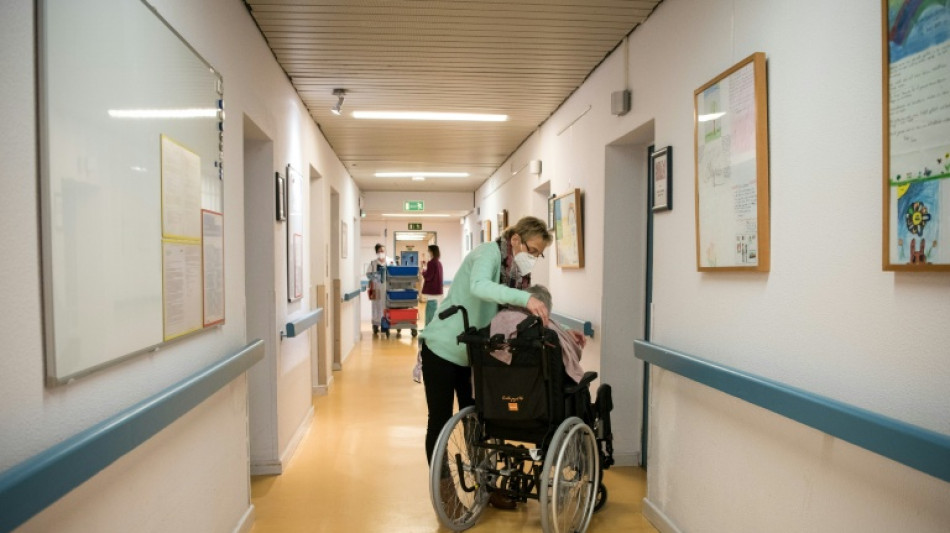  Koalition debattiert weiter &uuml;ber Pflegereform - Kosten steigen derweil weiter 