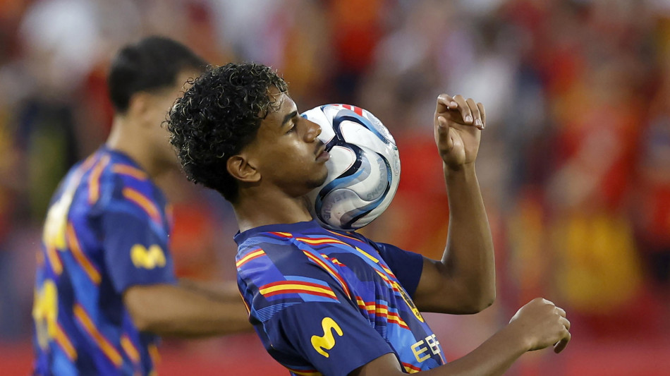  De La Fuente lancia Yamal per Pallone d'Oro, 'calciatori Spagna meritano riconoscenza' 