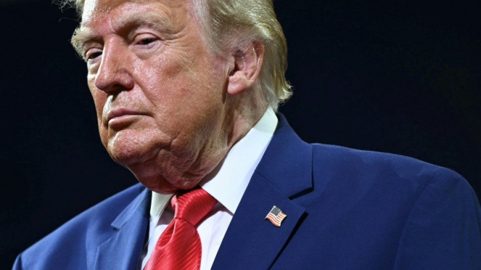  Trump diz que Ir&atilde; deve escolher entre 'acordo' ou 'rendi&ccedil;&atilde;o total' 