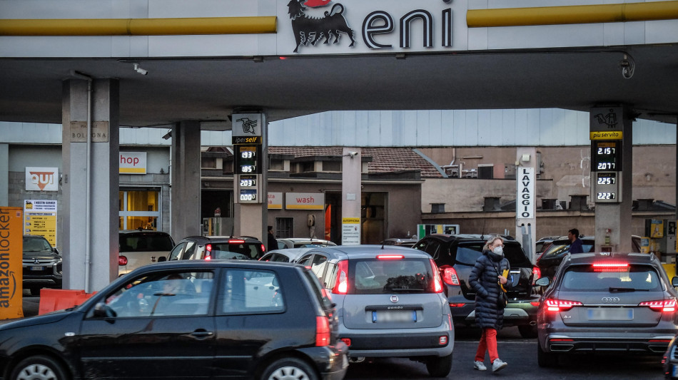  Staffetta, prezzi carburanti in calo, benzina self a 1,783 euro 