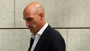 El tribunal rechaza un recurso y confirma el juicio al ex patrón del futbol español por el beso forzado