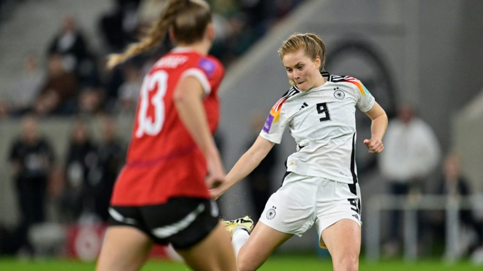 Deutsche Fu&szlig;ballerinnen fliegen zu Olympia ab