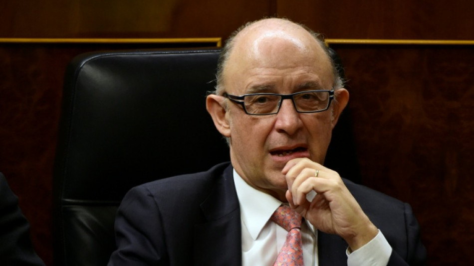 Asediado por la corrupción, Pedro Sánchez coge aire por un escándalo que golpea a la derecha española