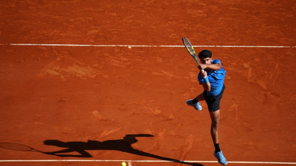 Alcaraz se estrena con victoria en Barcelona