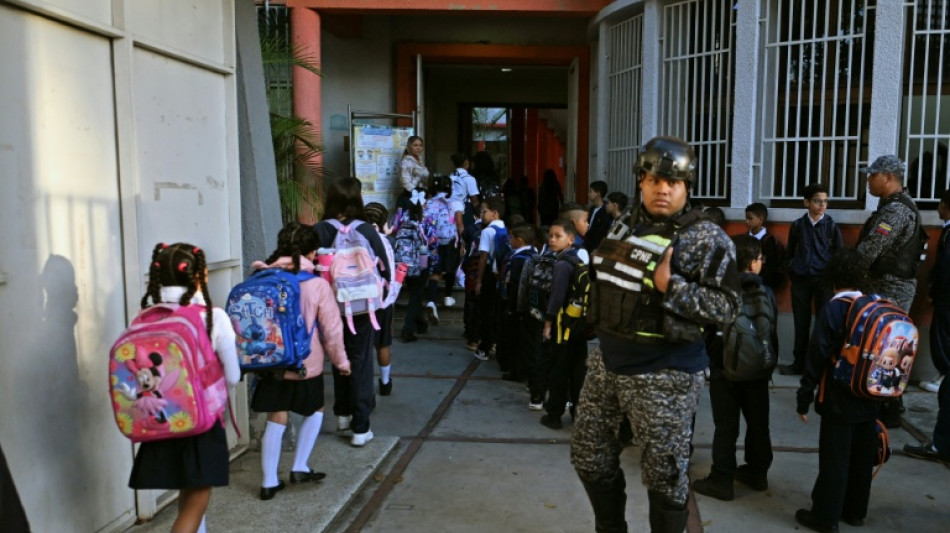 Bombardeo de EEUU sacude la vuelta a clases en escuela de Caracas