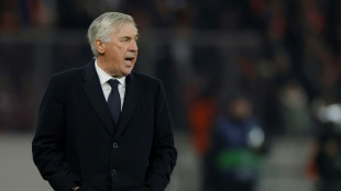 Carlo Ancelotti renova com Real Madrid at&eacute; 2026